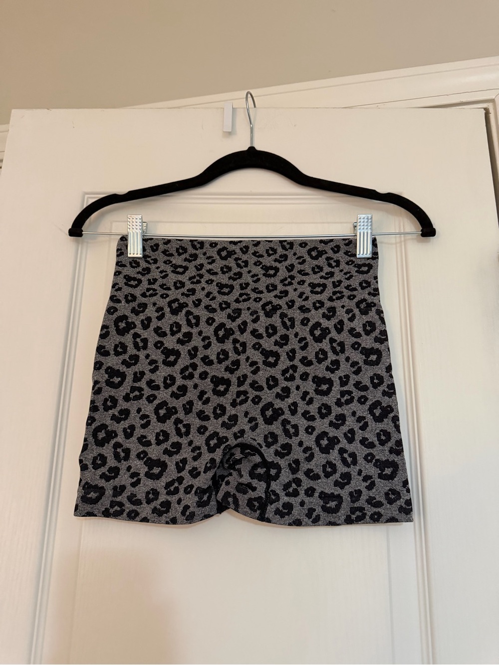 Gray Leopard Print Women’s Biker Shorts Shorts Size S